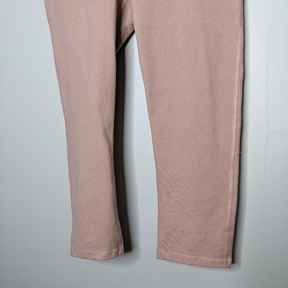 ✨3/$15 Fabletics pink purple workout legging L/XL - Picture 2 of 8